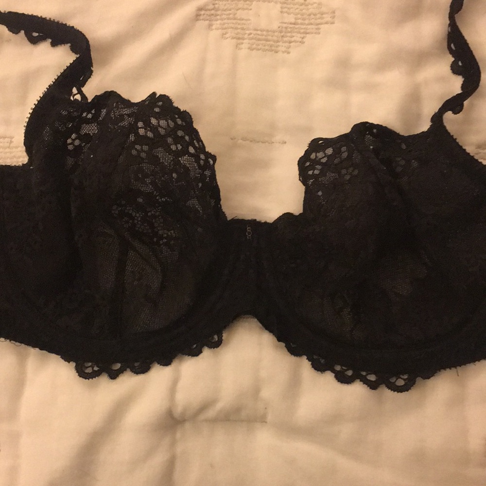 Black lace Victoria’s Secret bra